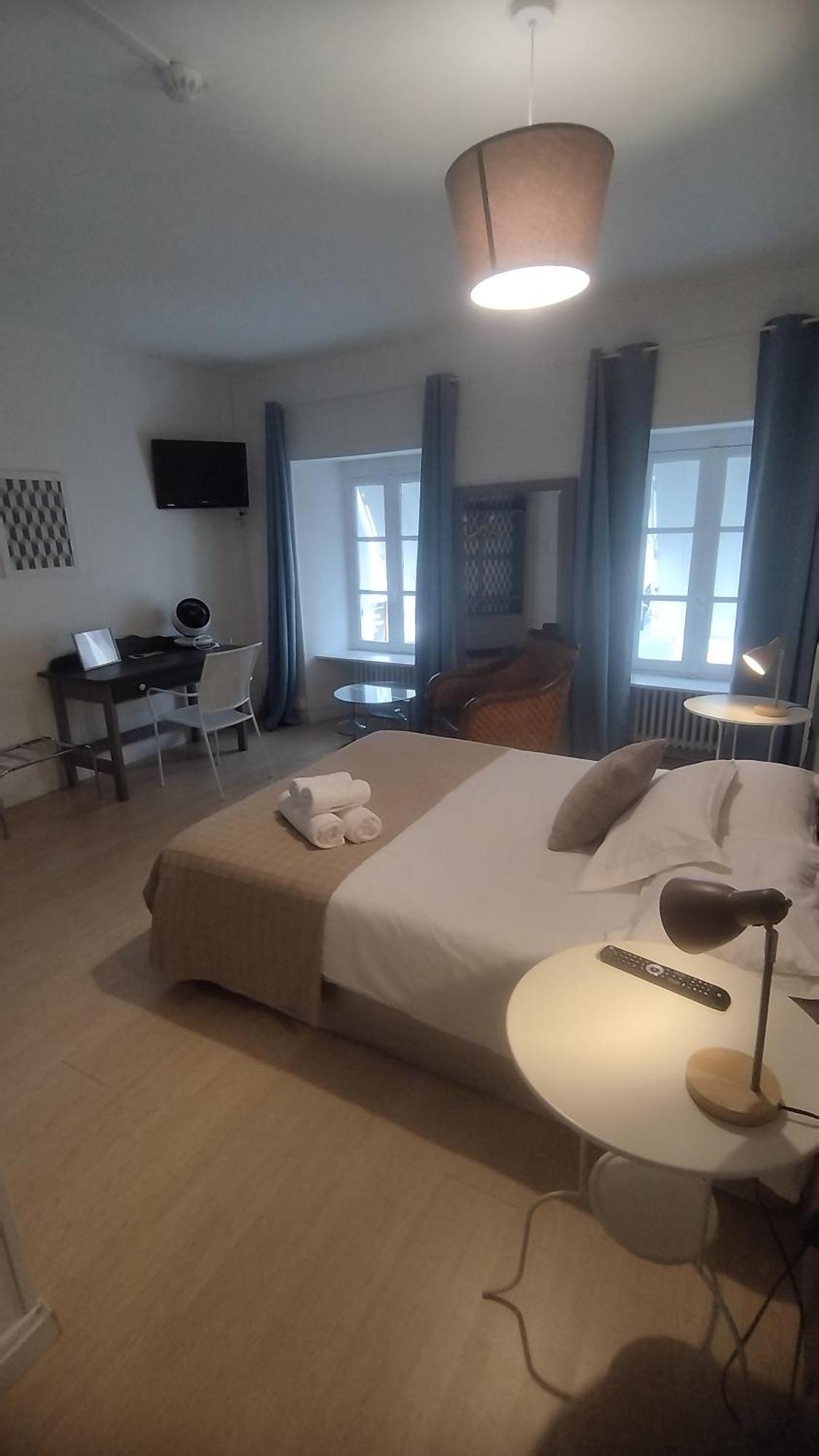 Hotel Les Thermes Jonzac Exterior photo