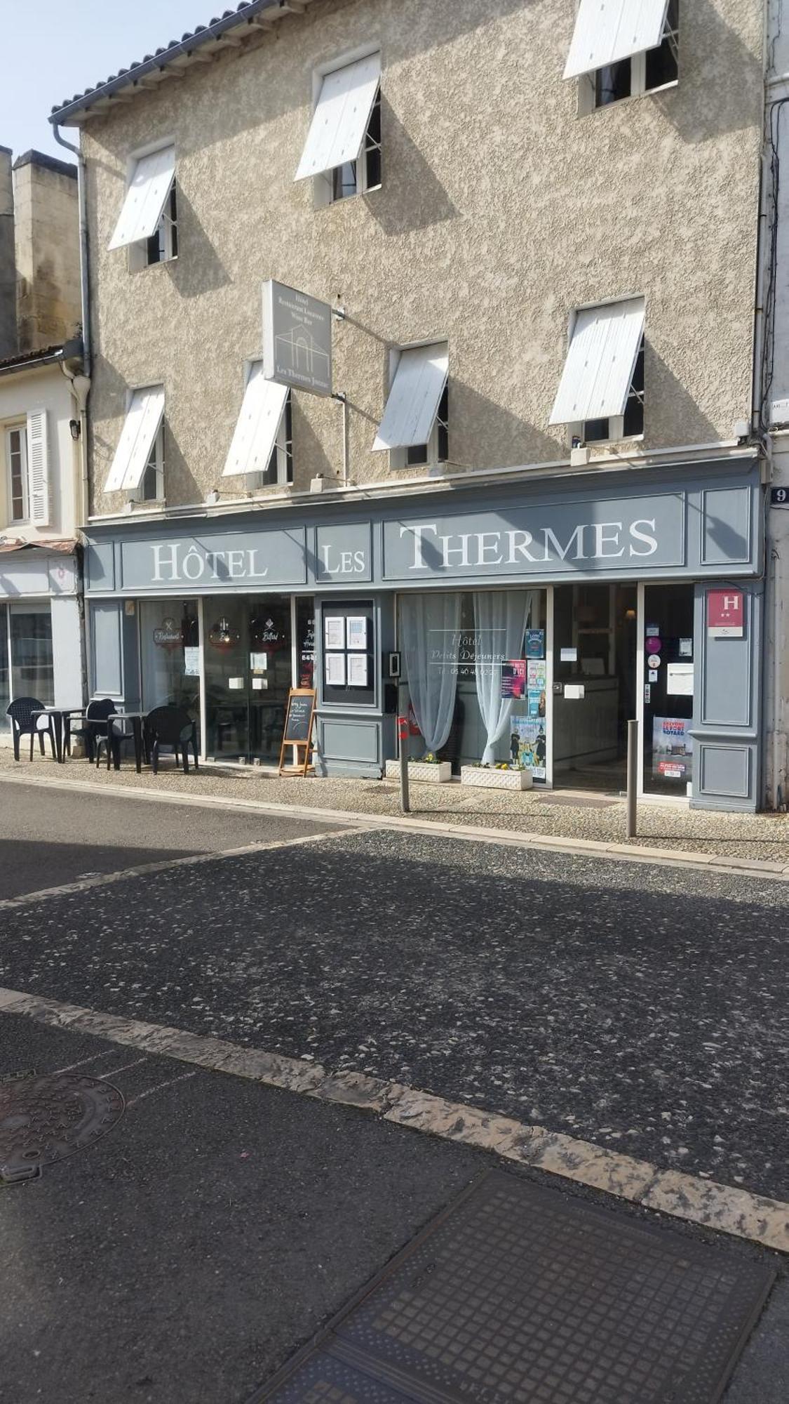 Hotel Les Thermes Jonzac Exterior photo